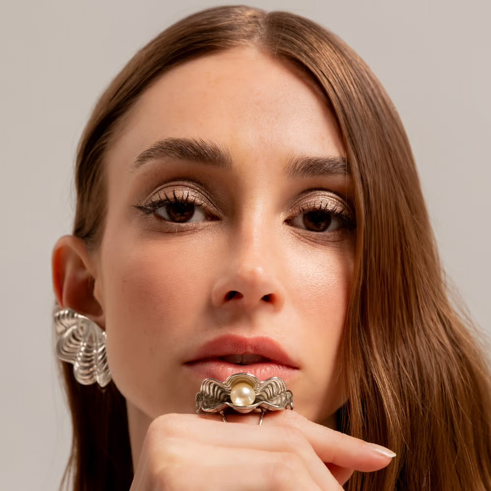 BOLD SHELL PEARL RING