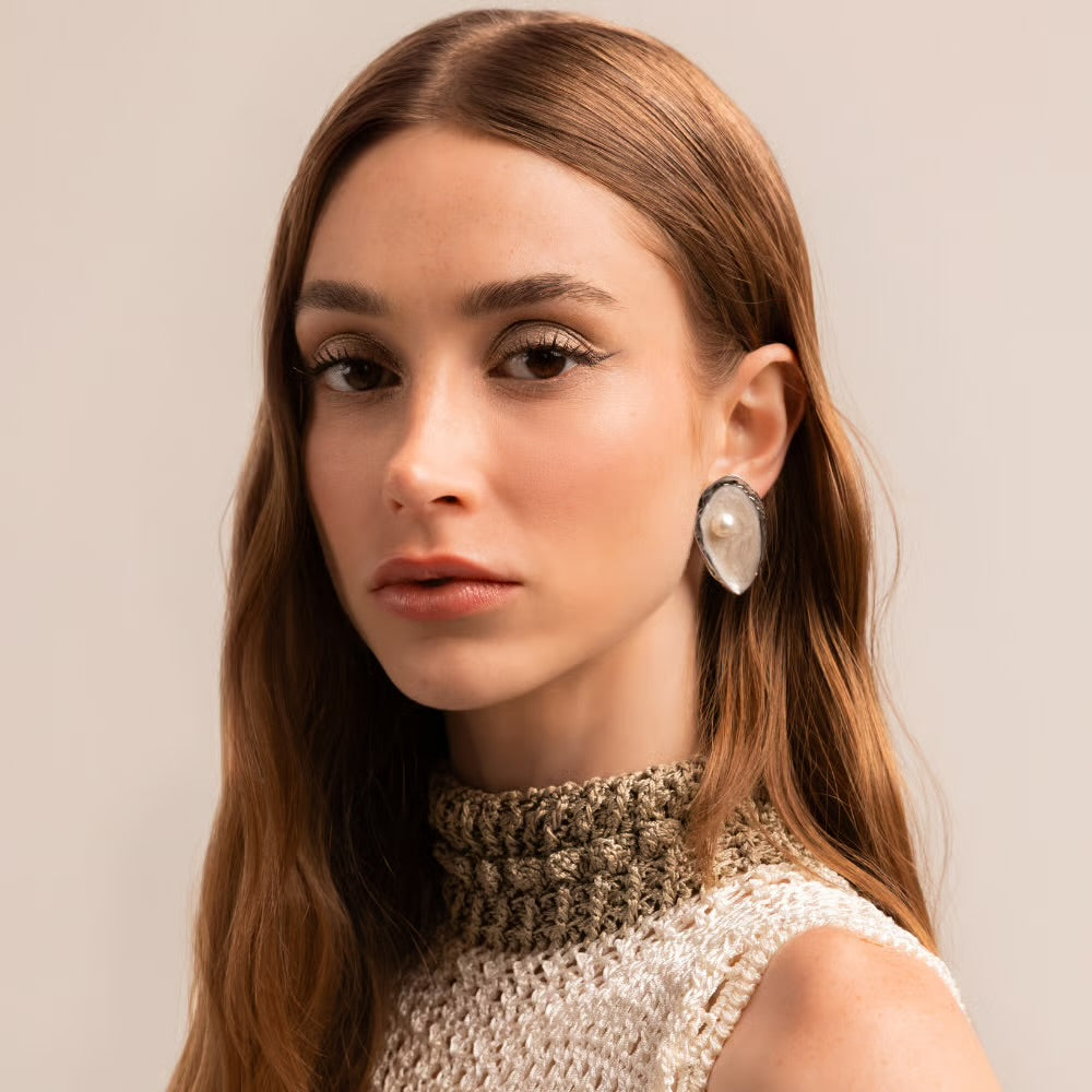 OYSTER STUD EARRINGS