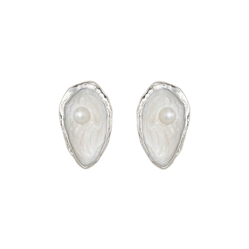 OYSTER STUD EARRINGS