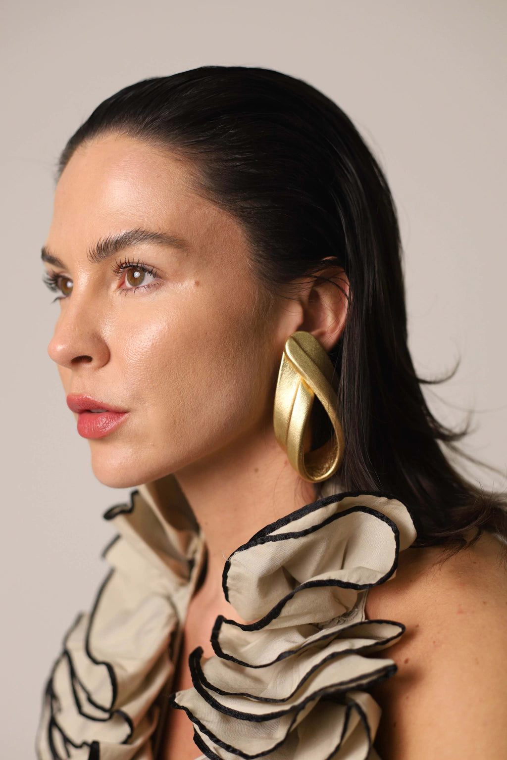 CURVA LEATHER EARRINGS